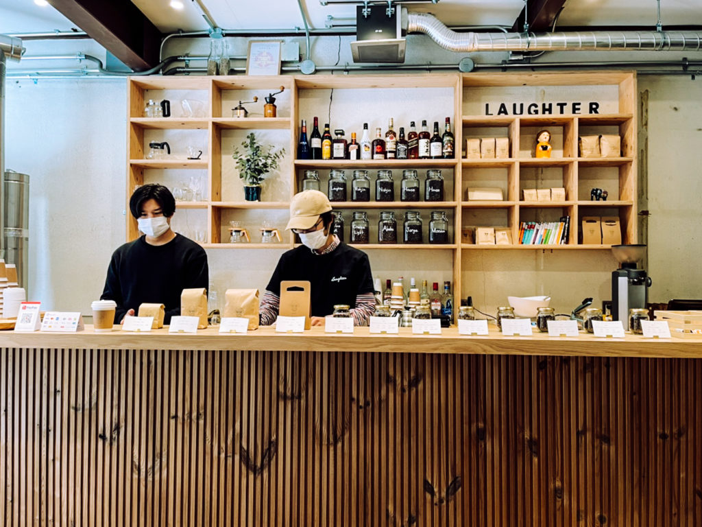 人生の「余白」を彩る場所。アカイノロシ初の実店舗「Laughter」体験レポート